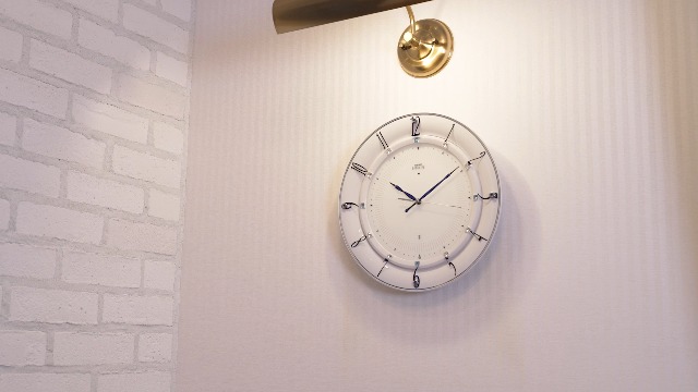 Amazon.co.jp: セイコークロック 掛時計 白 直径330×46mm 電波